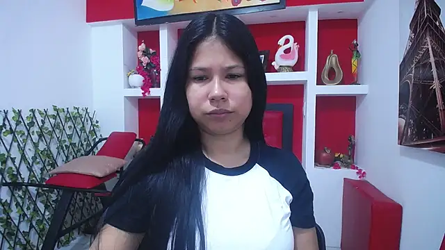 Letty Plugxo online show from January 9, 1:36 pm