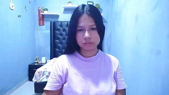 Letty Plugxo online show from May 4, 1:07 pm