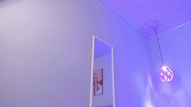 Snapshot of ScarletGV chatting on December 1, 4:06 am ScarletGV online show from December 1, 4:06 am