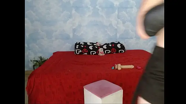 Snapshot of Valerii_Gil chatting on December 2, 10:05 pm Valerii Gil online show from December 2, 10:05 pm