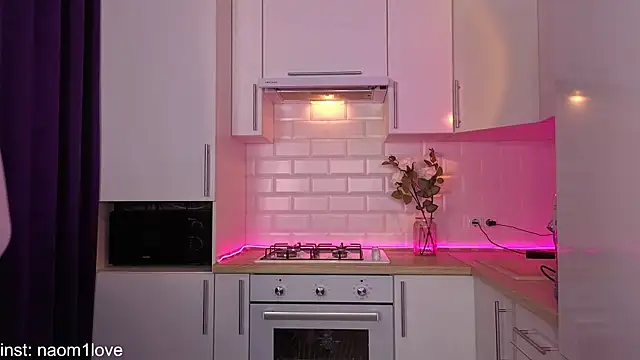 Naomi Girly online show from October 8, 4:10 am