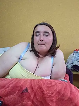 Snapshot of Liluboobs chatting on June 2, 11:01 am Liluboobs online show from June 2, 11:01 am
