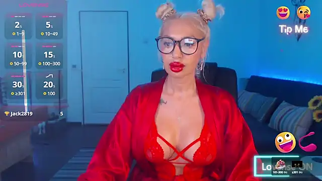 Snapshot of beauty_chl0e chatting on September 14, 6:51 pm beauty chl0e online show from September 14, 6:51 pm