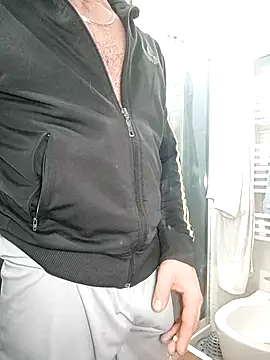 Snapshot of gilera250s chatting on December 15, 12:07 am gilera250s online show from December 15, 12:07 am