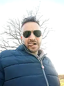 Snapshot of gilera250s chatting on December 15, 1:00 pm gilera250s online show from December 15, 1:00 pm