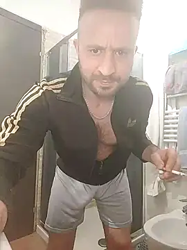 Snapshot of gilera250s chatting on December 15, 7:42 pm gilera250s online show from December 15, 7:42 pm