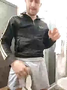 Snapshot of gilera250s chatting on January 10, 10:06 am gilera250s online show from January 10, 10:06 am