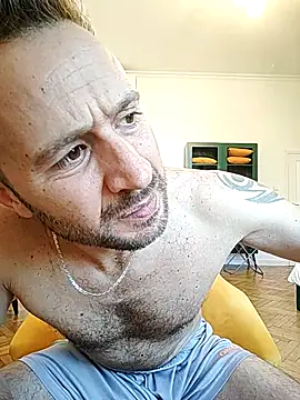 Snapshot of gilera250s chatting on October 4, 1:09 pm gilera250s online show from October 4, 1:09 pm