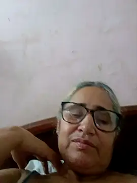  candi online show from November 3, 1:23 pm