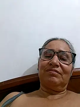  candi online show from February 22, 1:40 am