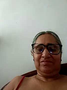 Snapshot of _candi chatting on May 3, 12:44 pm candi online show from May 3, 12:44 pm