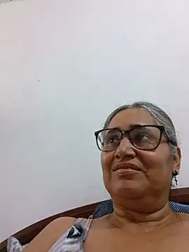 Snapshot of _candi chatting on June 6, 2:11 pm candi online show from June 6, 2:11 pm