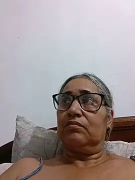 Snapshot of _candi chatting on June 9, 12:44 am candi online show from June 9, 12:44 am