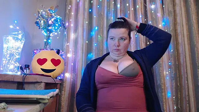 Snapshot of amorelara chatting on February 18, 3:02 am amorelara online show from February 18, 3:02 am