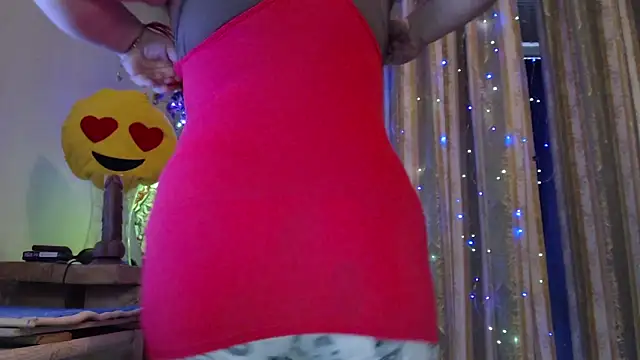 Snapshot of amorelara chatting on February 28, 6:25 am amorelara online show from February 28, 6:25 am