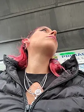 RiriRoseey online show from October 24, 7:05 am