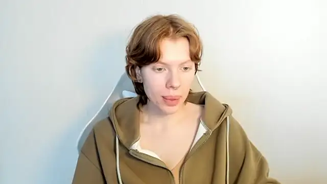 Snapshot of StellaDavis chatting on February 3, 7:57 am StellaDavis online show from February 3, 7:57 am