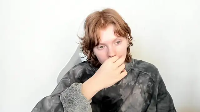 Snapshot of StellaDavis chatting on February 6, 8:07 am StellaDavis online show from February 6, 8:07 am