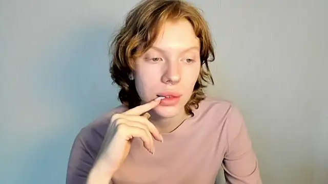 Snapshot of StellaDavis chatting on February 25, 8:13 am StellaDavis online show from February 25, 8:13 am