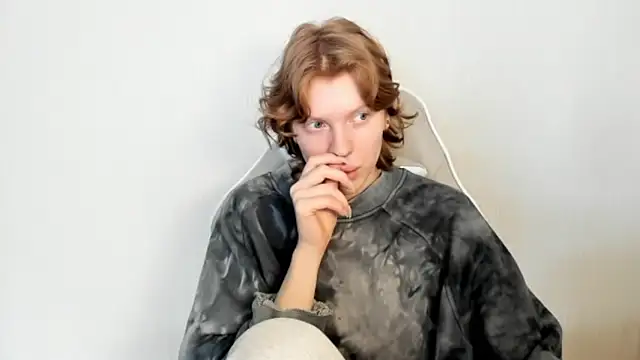 Snapshot of StellaDavis chatting on February 28, 8:15 am StellaDavis online show from February 28, 8:15 am