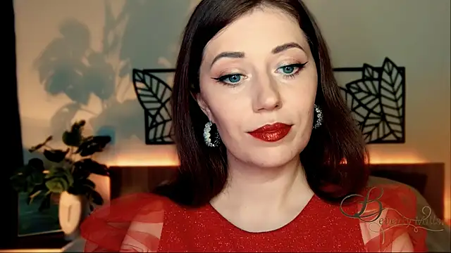 Snapshot of MissBeverlyMills chatting on December 8, 2:52 pm MissBeverlyMills online show from December 8, 2:52 pm