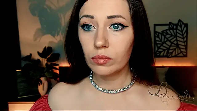 Snapshot of MissBeverlyMills chatting on December 12, 12:55 pm MissBeverlyMills online show from December 12, 12:55 pm