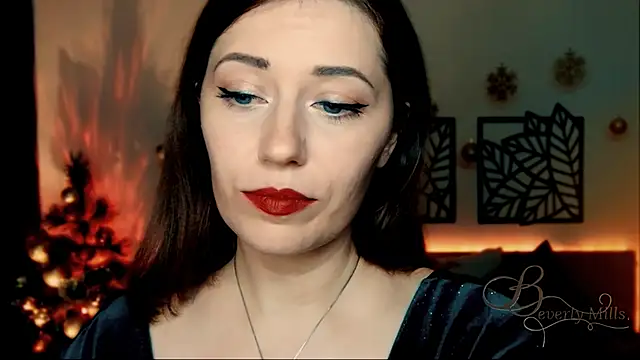Snapshot of MissBeverlyMills chatting on December 19, 9:38 pm MissBeverlyMills online show from December 19, 9:38 pm