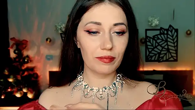 Snapshot of MissBeverlyMills chatting on December 25, 5:15 pm MissBeverlyMills online show from December 25, 5:15 pm