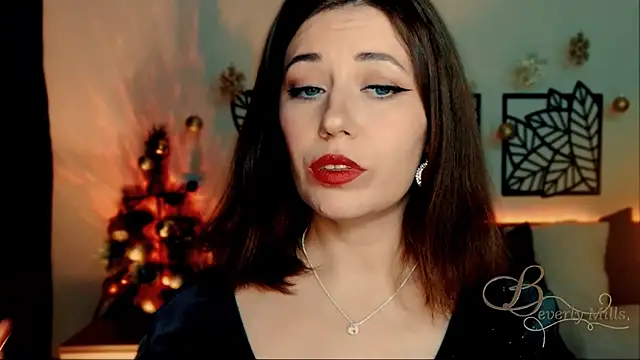 Snapshot of MissBeverlyMills chatting on January 1, 6:49 pm MissBeverlyMills online show from January 1, 6:49 pm