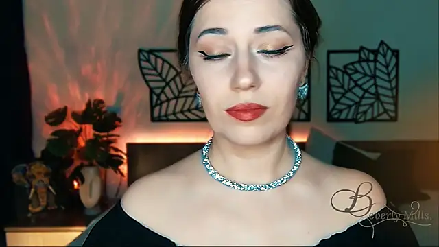 Snapshot of MissBeverlyMills chatting on January 20, 4:55 pm MissBeverlyMills online show from January 20, 4:55 pm