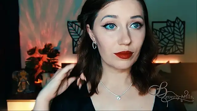 Snapshot of MissBeverlyMills chatting on February 1, 7:34 pm MissBeverlyMills online show from February 1, 7:34 pm