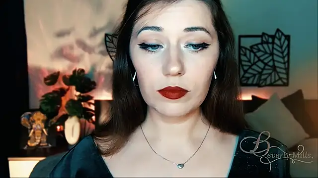 Snapshot of MissBeverlyMills chatting on February 8, 5:18 pm MissBeverlyMills online show from February 8, 5:18 pm