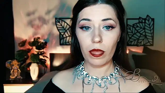 Snapshot of MissBeverlyMills chatting on February 9, 7:30 pm MissBeverlyMills online show from February 9, 7:30 pm