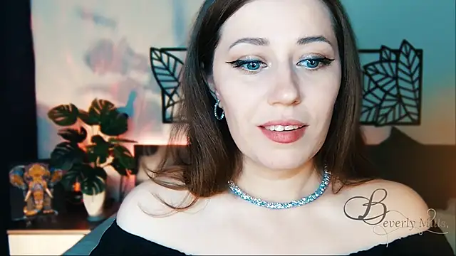 Snapshot of MissBeverlyMills chatting on February 13, 12:11 pm MissBeverlyMills online show from February 13, 12:11 pm