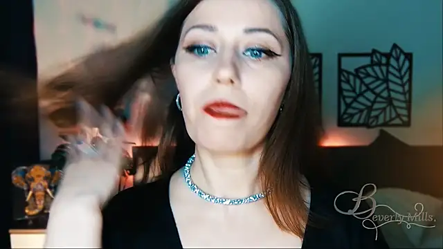 Snapshot of MissBeverlyMills chatting on February 13, 3:24 pm MissBeverlyMills online show from February 13, 3:24 pm