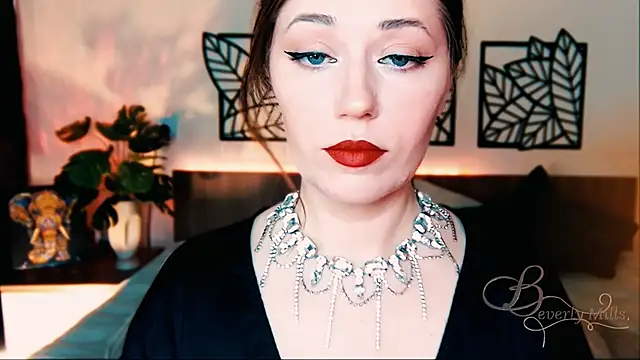 Snapshot of MissBeverlyMills chatting on March 1, 6:03 am MissBeverlyMills online show from March 1, 6:03 am