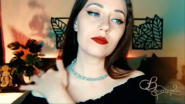 Snapshot of MissBeverlyMills chatting on March 22, 8:48 pm MissBeverlyMills online show from March 22, 8:48 pm