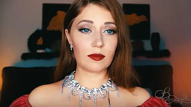 Snapshot of MissBeverlyMills chatting on September 12, 6:19 pm MissBeverlyMills online show from September 12, 6:19 pm