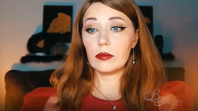 Snapshot of MissBeverlyMills chatting on September 19, 7:25 pm MissBeverlyMills online show from September 19, 7:25 pm