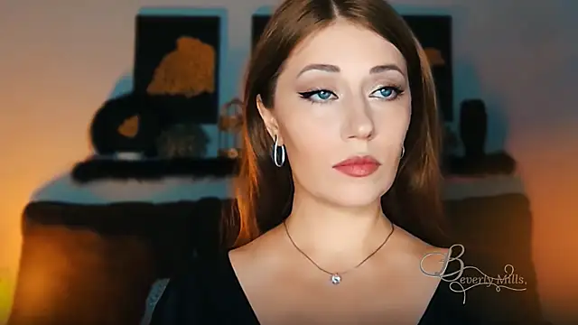 Snapshot of MissBeverlyMills chatting on September 20, 5:58 pm MissBeverlyMills online show from September 20, 5:58 pm