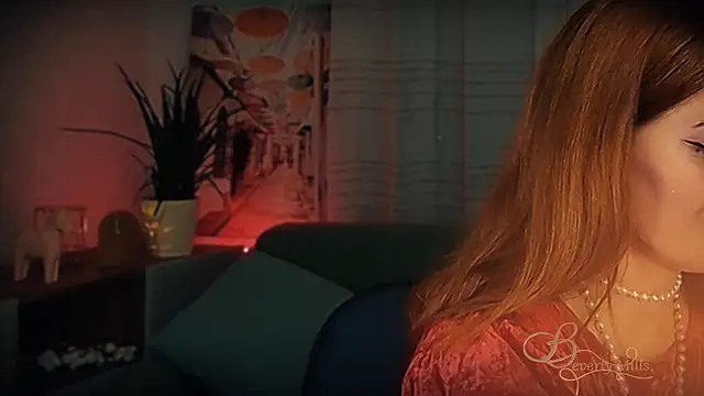 MissBeverlyMills online show from March 1, 6:10 pm