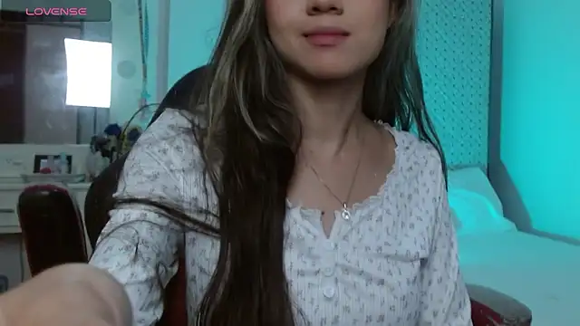 Snapshot of hantonella_ chatting on July 3, 2:34 pm hantonella online show from July 3, 2:34 pm