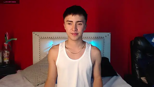 santi-fabulous online show from December 30, 1:37 am