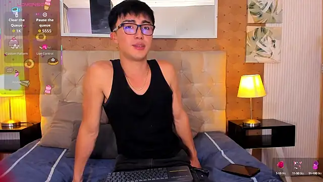 santi-fabulous online show from September 29, 8:24 pm