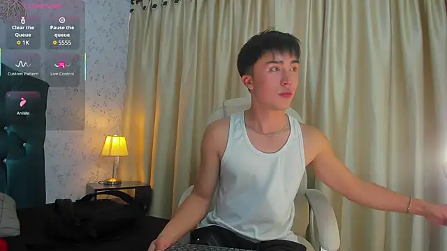 santi-fabulous online show from September 30, 9:53 pm