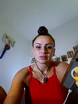 Snapshot of dolcevita002 chatting on July 2, 8:31 am dolcevita002 online show from July 2, 8:31 am