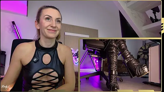 HerrinAnja online show from February 10, 8:02 pm