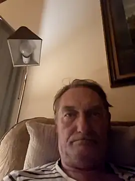 Snapshot of Alain-Bertrand chatting on May 29, 11:14 pm Alain-Bertrand online show from May 29, 11:14 pm