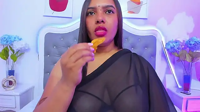 Snapshot of krishaa_ chatting on February 4, 3:57 pm krishaa online show from February 4, 3:57 pm