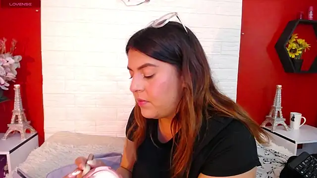 Snapshot of _poison_sweet chatting on November 11, 6:30 pm poison sweet online show from November 11, 6:30 pm